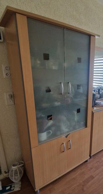 Gratis dressoir, spiegel, vitrinekast, tv kast