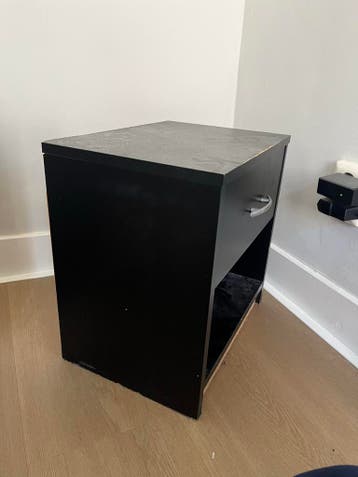 Zwart nachtkastje met lade - 40x38.5x28 cm