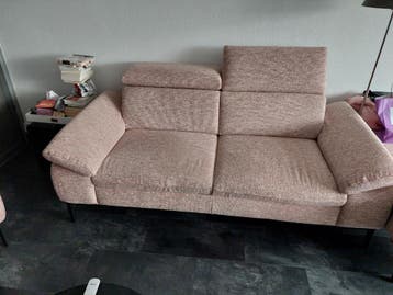 Comfortabele 2-zitsbank met verstelbare hoofdsteunen
