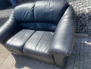 Comfortabele zwarte leren tweezitsbank