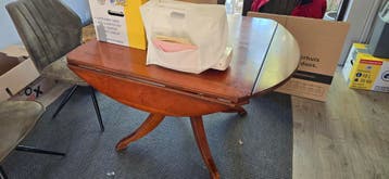 Massief houten eettafel: vierkant uitschuifbaar naar rond