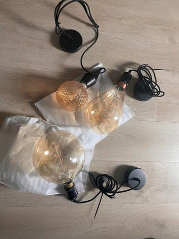 Gratis af te halen: Grote decoratieve lampen bollen