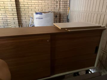 Stijlvolle bureaukast met schuifdeuren 30x150