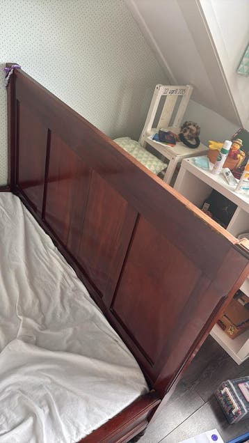 Bed 120 bij 190 cm inclusief matras en onderplaat