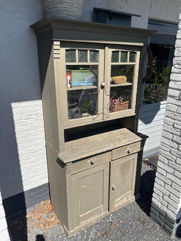 Gratis .. Brocante grenen kast - Authentiek en sfeervol