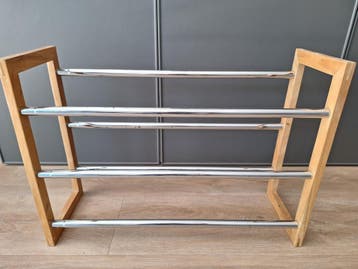Schoenenrek van hout en metaal