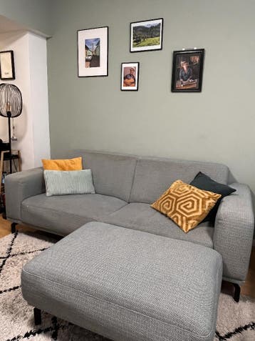 GRATIS OPHALEN Grijze bank met hocker