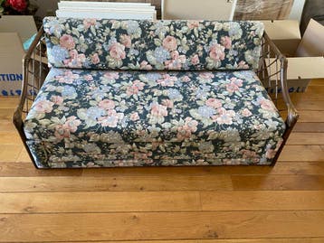 Slaapbank met bloemenprint