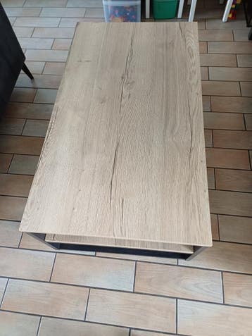 Salontafel met houtnerf