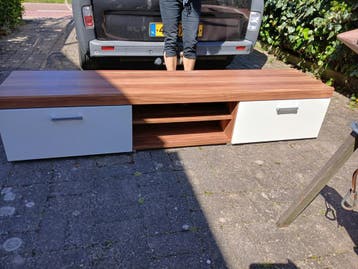 GRATIS: Moderne TV kast / wandmeubel combinatie met vitrine