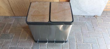 Prullenbak met 2 vakken en pedaal