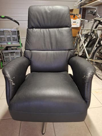 Relaxstoel. Met enige gebruiksslijtage