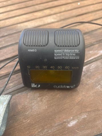 Vintage IKU Cyclotronic fietscomputer met sensor