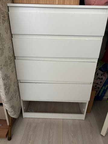 Witte ladekast -gratis