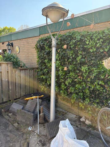 Oude lantaarnpaal - Ideaal voor oud ijzer