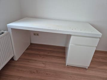Gratis wit IKEA Malm bureau  te koop