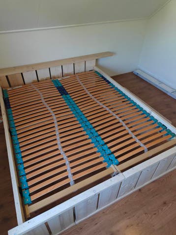 Twee lattenbodems 80x200 gratis af te halen in Emmen