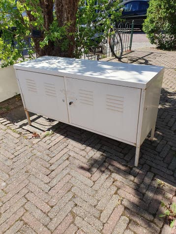 Ikea PS kast van metaal - Heeft buiten gestaan