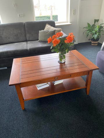 Eiken salon tafel in kersenkleur - Gratis af te halen