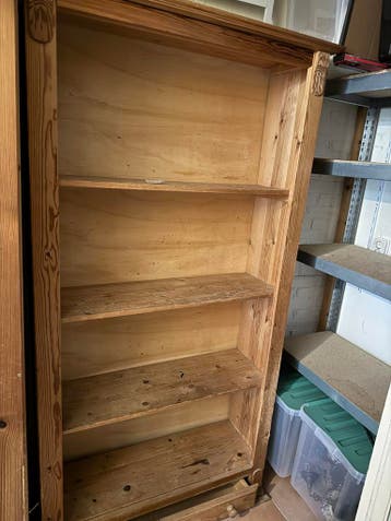 Gratis houten kast met planken - 92x30x186 cm