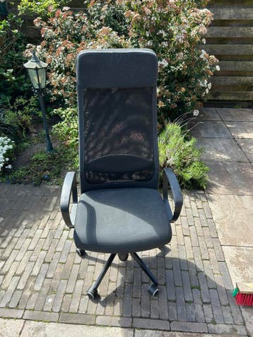 GRATIS: bureaustoel gratis op te halen. Moet zsm weg