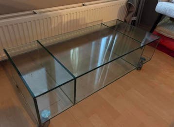 Gratis ophalen, glazen (tv) meubel