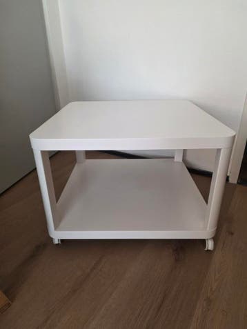 IKEA Tingby bijzettafel op wieltjes 65x65cm (gratis)