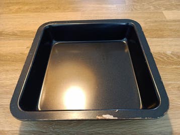 Degelijk vierkant bakblik - Gratis af te halen in Hilversum