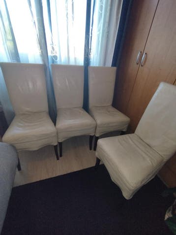Set van 4 crèmekleurige eetkamerstoelen