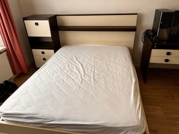 Vintage bed met nachtkasten, GRATIS