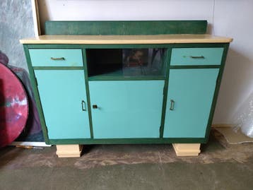 Dressoir met vitrine