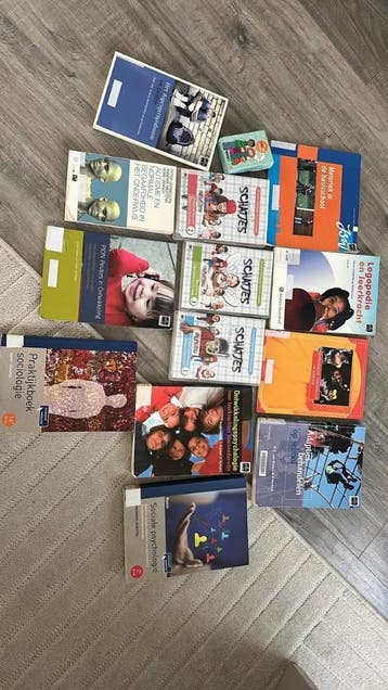 Literatuurboeken, video’s & spel (opleiding pedagogiek)