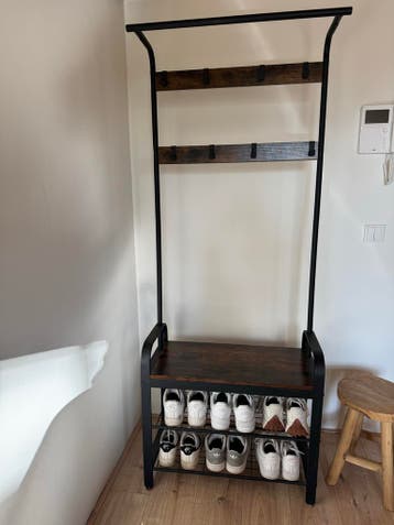 GRATIS af te halen Industriële kapstok met schoenenrek