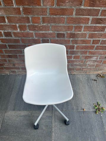 Witte bureaustoel, gratis af te halen
