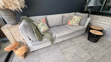 Comfortabele loungeset met hocker voor buiten