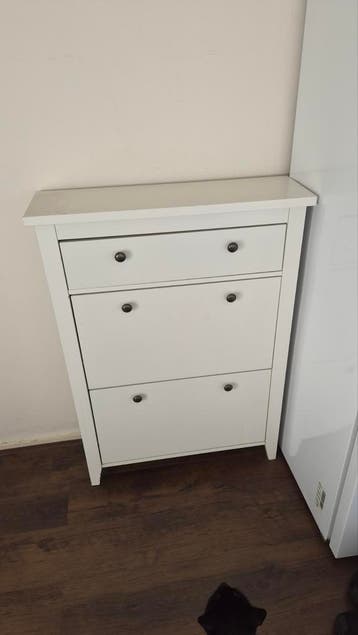 Schoenenkast gratis met beschadigingen