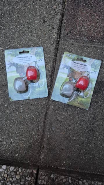 Gratis Nieuwe Fietslampjes LED Set - Voor- en Achterlicht