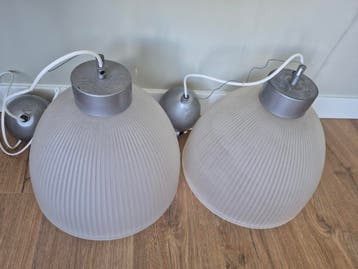 Set van 2 moderne hanglampen met geribbeld glas