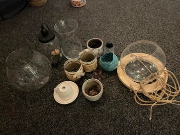Verschillende potjes, vazen plantenpotjes etc