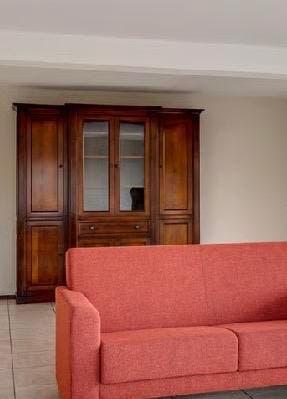 Prachtige houten kast gratis af te halen