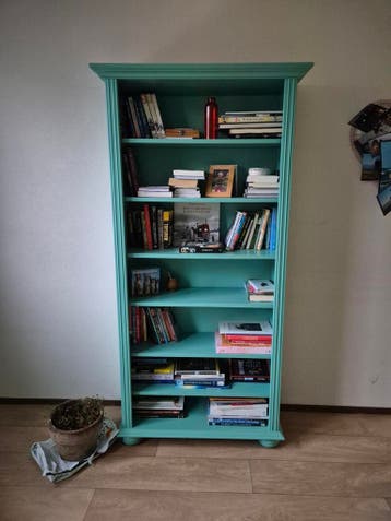Gratis af te halen op 26-4: Geverfde eikenhouten boekenkast