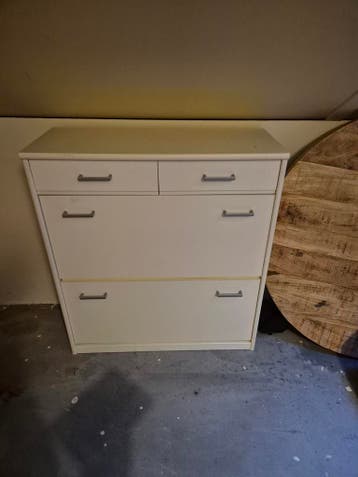 Gratis af te halen op 26-4: Schoenenkast