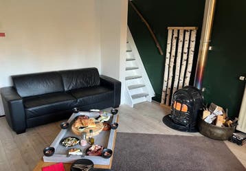 2 gratis banken lederlook zwart en/of wit  Zwart