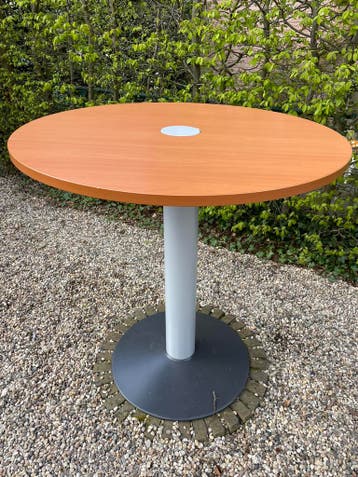 Mooie stevige hangtafel