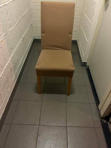 Comfortabele beige eetkamerstoel