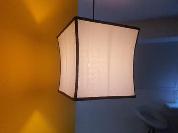 Twee eigentijdse lampenkappen (Brits design)