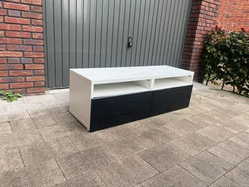 TV kast wit met zwarte lades
