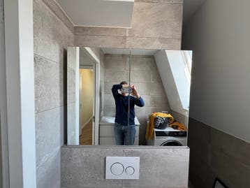 Gratis: Spiegelkast badkamer met lichte beschadiging