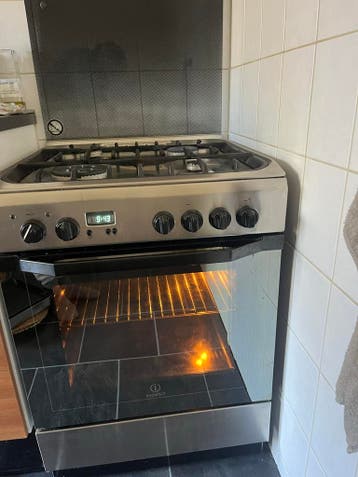 Gasfornuis met oven, grill, hetelucht en lade - goed werkend
