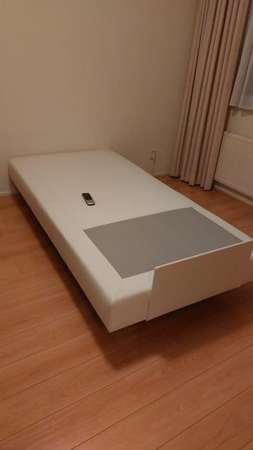 Bed electrisch verstelbaar 200x100 met afstandsbediening
